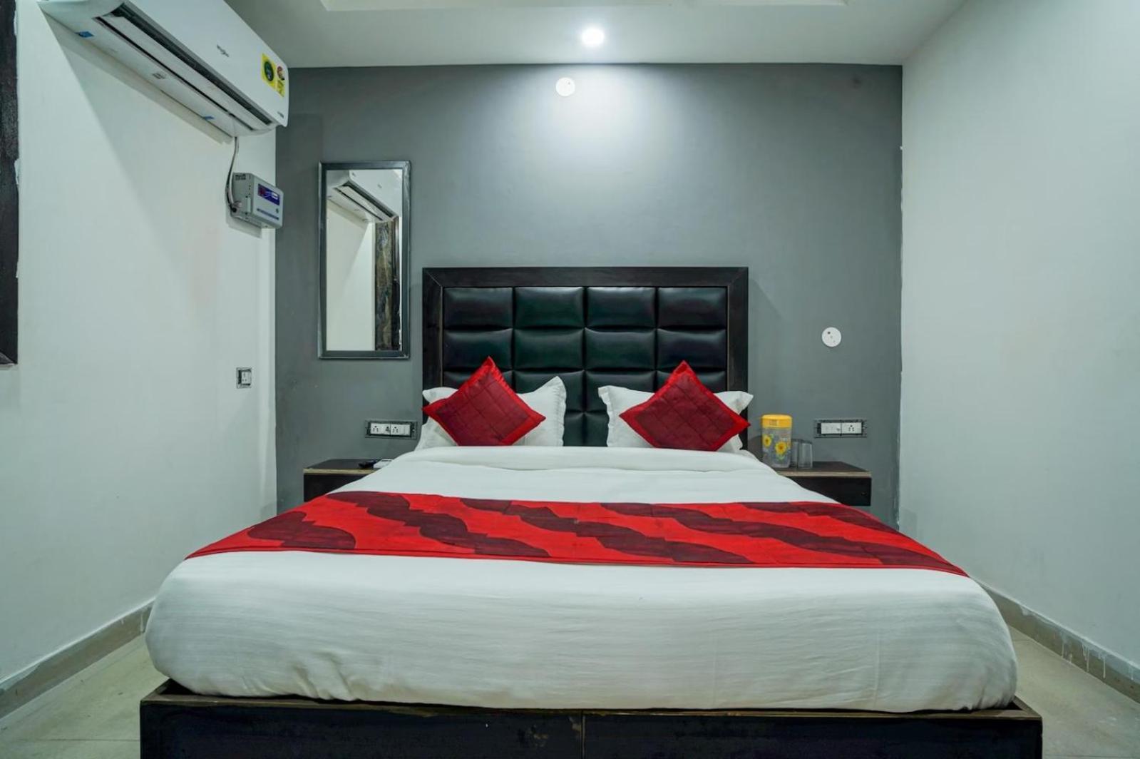 Guest house A1rooms By Family New Delhi